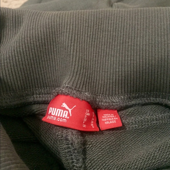 gray roll-down Puma shorts - Picture 5 of 7